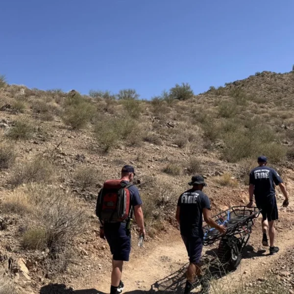 Blinking Light and Dehydration: Two Hikers Rescued in Separate Arizona Park Incidents